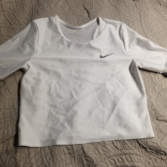 Tops for all occasions - Picture 7 of 8